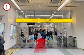 JR岐阜駅の改札を出ます。