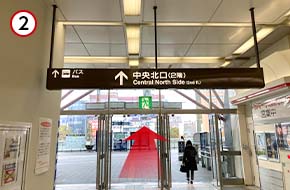 次に中央北口2階の回廊に出ます。