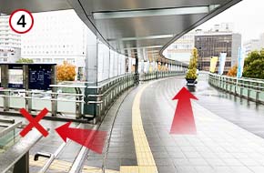 途中いくつか左に曲がるところがありますが、そこでは曲がらずに突き当りまでお進みください。