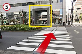 「イワキ」が入っているビルの5階に、八王子オフィスがございます。