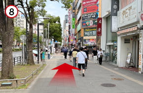 地上にでてきたらひたすら真っすぐです