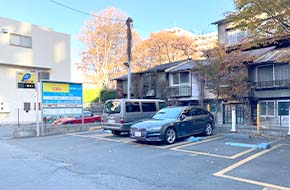 甲府丸の内ビル裏手に、パラカ甲府市丸の内第4駐車場がございます。