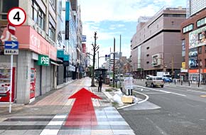 引き続き、昭和通りまで、中央通りを直進してください。