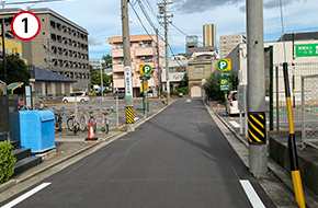 ファミリーマート裏手のコインパーキングが最寄コインパーキングとなります。