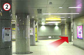 突き当りを右に曲がります。

