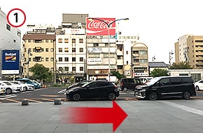 高松駅南口を出て右に曲がります