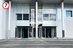 ビル入口がありますので、エレベーターで6階までお上がりください。