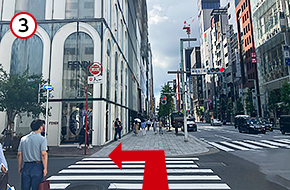 「GINZA SIX」の前まで来たら左折して、みゆき通りに入ってください。