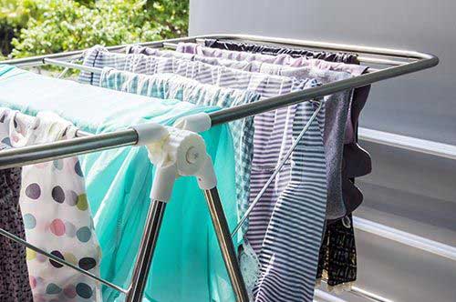 家族が下着泥棒で逮捕…罪の重さは？ 示談金の相場はいくら？