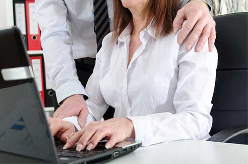 セクハラの相談は弁護士も対応可！ セクハラ被害で訴えるための慰謝料請求の方法