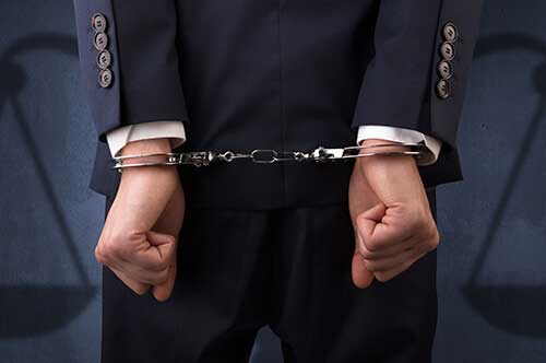 回収する債権の時効を確認する