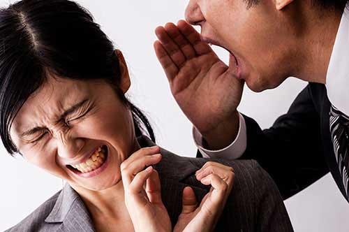 強要罪とは│逮捕の成立要件や事例（土下座・謝罪文・脅迫等）