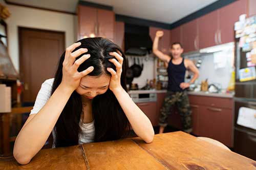 DVの被害に悩まされている方向け：離婚慰謝料の相場を解説