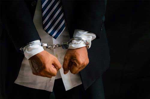 暴行罪は親告罪ではない？ 成立要件の解説と傷害罪との違いとは