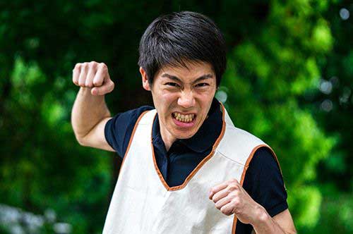 未成年の息子が暴行容疑で逮捕！？ 処分を受けるまでの流れを弁護士が解説