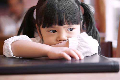 親権者はどう決まる？ 判断要素や裁判までの流れについて