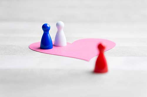 結婚前の浮気が発覚！ これを理由にした離婚と慰謝料請求はできる？