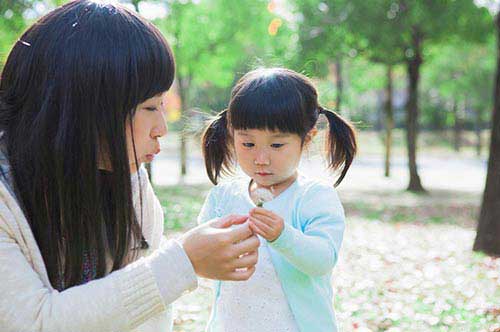 配偶者の年収が1000万円の場合に請求できる養育費の相場は？