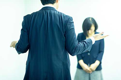 会社を辞めさせてくれない！ 違法になるケースや対処法を解説