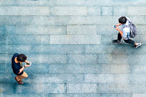 歩きスマホで怪我をさせてしまった！ 刑事責任に問われる可能性は？