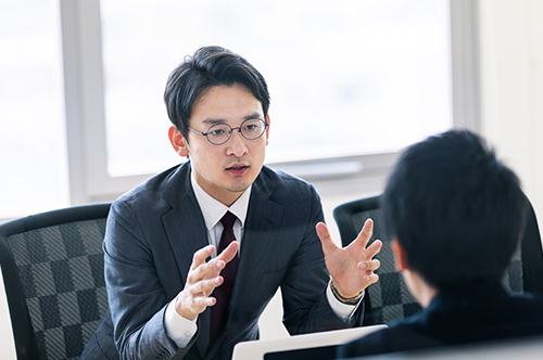 一人法務体制のリスクとは？ 顧問弁護士を雇うべき【3つ】の理由