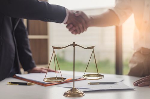 弁護士が対応できるトラブルとは？ 解決までの流れとあわせて解説