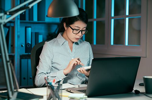 経費の不正請求が会社にバレた！ 横領などで逮捕される可能性は...