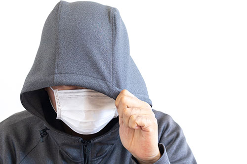 犯人の逃走を手助けしたら犯罪になる？ 松山オフィスの弁護士が解説