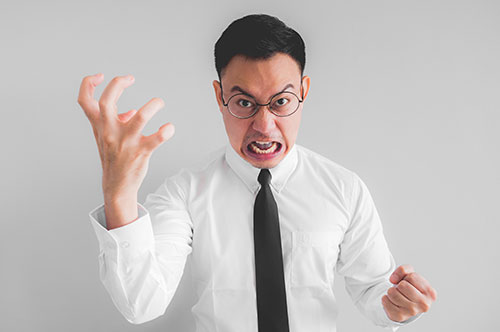 暴行をした上司に対して慰謝料を請求する方法とは？