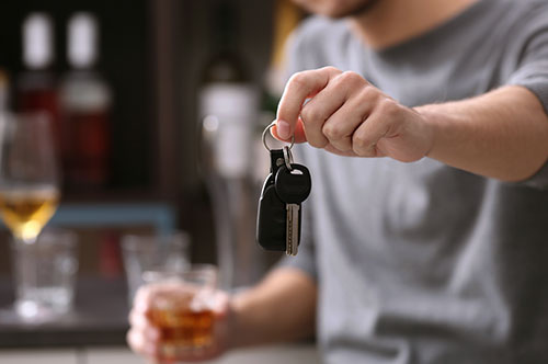 飲酒運転の幇助はどんな罰則を受ける？川崎オフィスの弁護士が解説