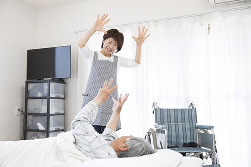 介護施設で負傷したら損害賠償請求はできるのか？ 横浜の弁護士が解説