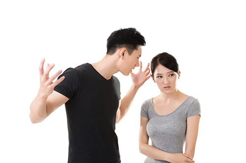 激しい束縛がつらく離婚したい！ 束縛を理由に離婚することは可能？