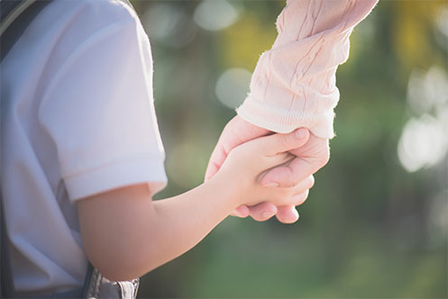 子どもを連れて家出すれば親権獲得しやすい？ 連れ去り別居のリスク