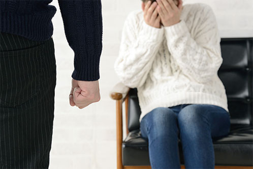 成人した子どもからお金をたかられる！ 親ができる法的対策とは...