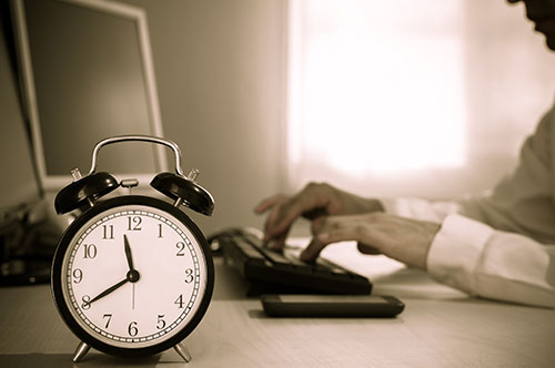 固定給だから残業代は出ない、とは限らない！ 残業代請求の方法を解説