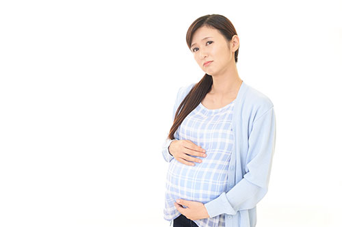 未婚で妊娠が発覚！ 相手に慰謝料や養育費を請求することはできる？