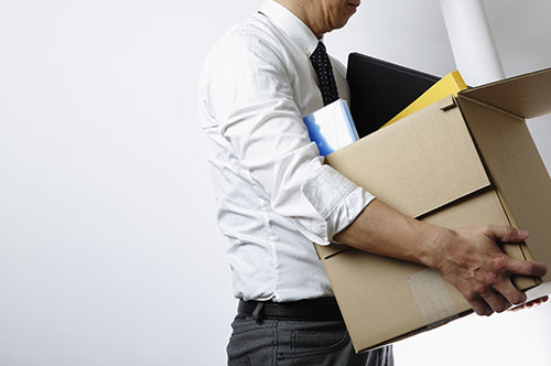 上司に明日から来なくていいと言われた！ 失業保険など適切な対応法