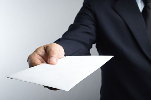 会社から離職票が届かないのは違法？ 対処方法や手続きの流れを解説