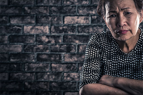 配偶者の親が「毒親」だったら縁を切れる？ 離婚の可否と慰謝料請求