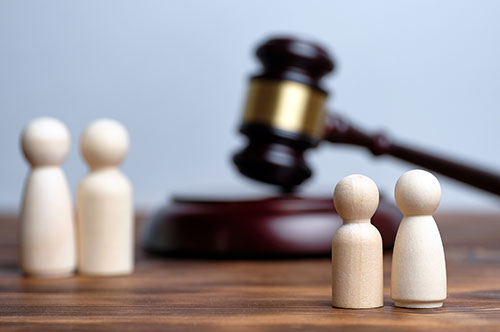 離婚後に親権者が亡くなった｜親権者変更や未成年後見人手続きの流れ