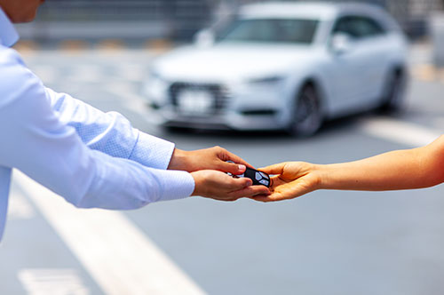 自動車の個人売買でトラブル！ 買い主が名義変更をしてくれない時の対処法