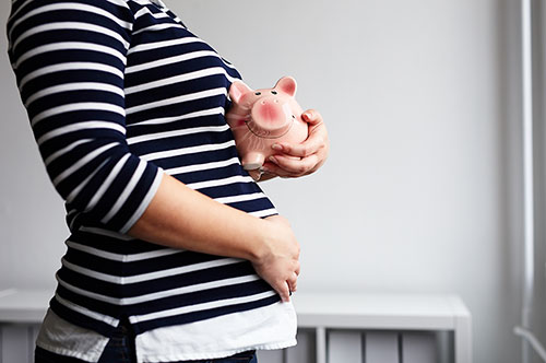 妊娠したけれど借金があって今後が心配…。借金を整理する方法を弁護士が解説！