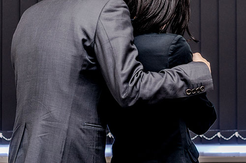 就活生にセクハラして警察から連絡が来た！ 対応方法を弁護士が解説