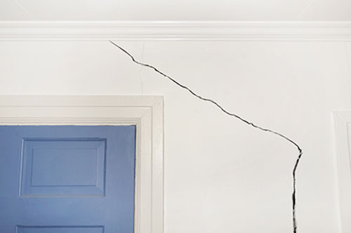 家を購入したら、欠陥住宅だった…。損害賠償を請求する方法を解説。