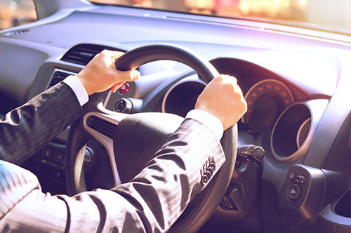 通勤災害に遭ったら労災と任意保険どちらの補償を受けるべき？