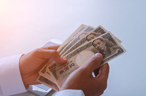 給料の前借り？ 違法な給与ファクタリングの特徴や対処法を解説