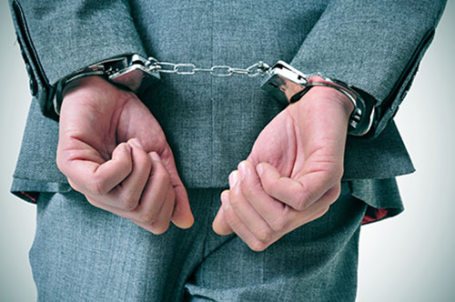 成年後見人による横領は親族同士でも犯罪になる！ 逮捕の可能性はある？