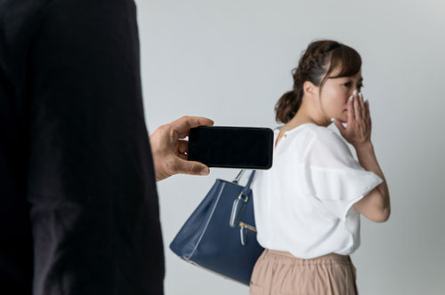 盗撮ハンターにあってしまったら？ 対抗手段を弁護士が解説