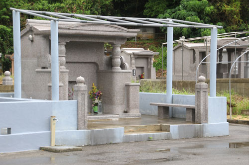 墓じまいでトラブルに！ 親族やお寺との問題を解決する手段はある？