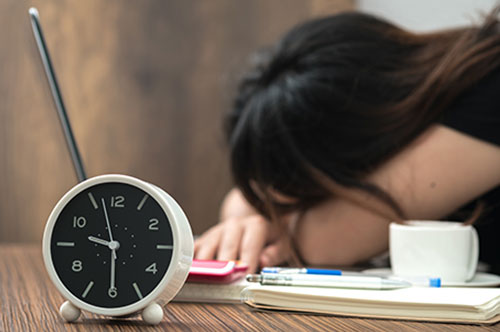 休日労働や時間外労働が常態化！ 知っておくべき残業に関する基礎知識